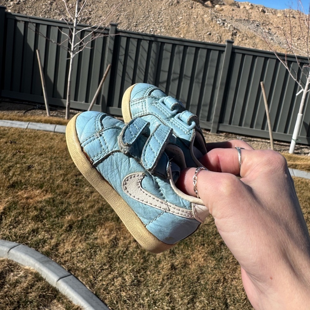 Vintage Y2K Nike Toddler Blue Leather Sneakers Size 2